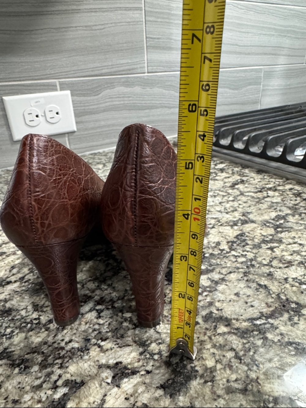 Michelle D Peep Toe Pumps in Brown - 6.5 - NWT - Picture 6 of 6